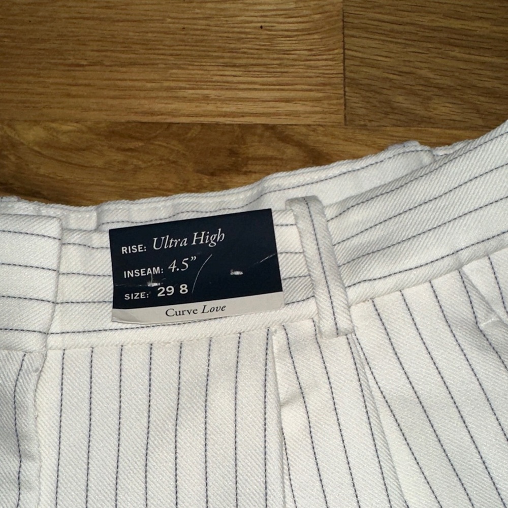Abercrombie & Fitch White Pinstripe High Waist Women's Shorts - Picture 2 of 10